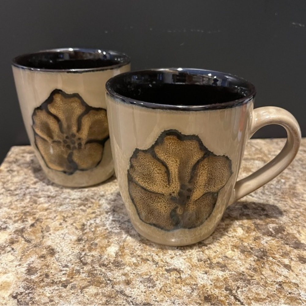 Pfaltzgraff Painted Poppies Floral Beige Mugs Set of Two